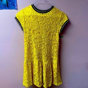 gorgeos yellow lace flower dress size 12-13 in kids